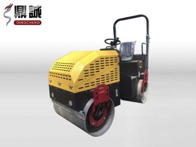 點(diǎn)擊查看詳細(xì)信息<br>標(biāo)題：2.5噸全液壓座駕式振動(dòng)壓路機(jī) 閱讀次數(shù)：14804