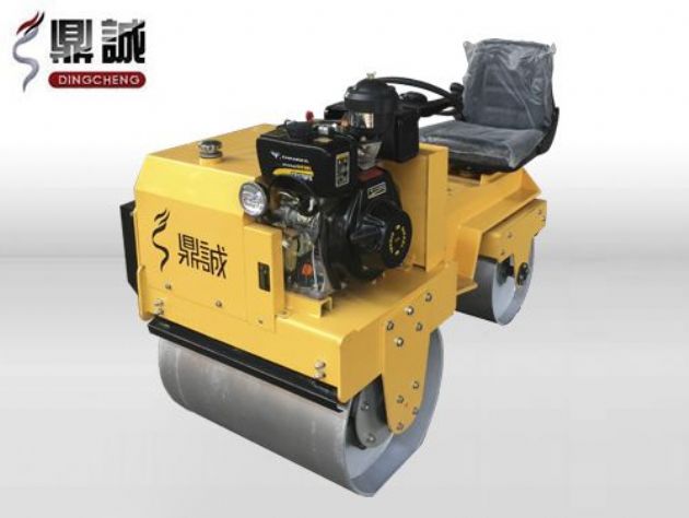 點(diǎn)擊查看詳細(xì)信息<br>標(biāo)題：DC850C座駕式壓路機(jī) 閱讀次數(shù)：15560