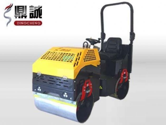 點(diǎn)擊查看詳細(xì)信息<br>標(biāo)題：1噸全液壓振動(dòng)壓路機(jī) 閱讀次數(shù)：14580